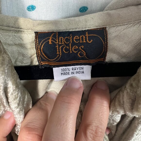 Ancient Circles Beige/Cream Colored Women's Crushed Velvet Cloak - Picture 4 of 5